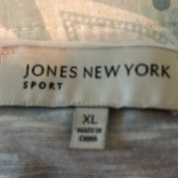 Layered top - Picture 2 of 2